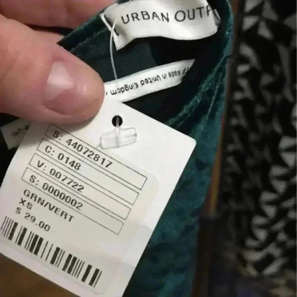 New with tags urban outfitters high neck green cropped tank top in size xs - Picture 5 of 6